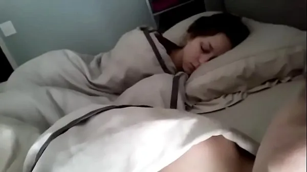 Tampilkan voyeur teen lesbian sleepover masturbation video berkendara