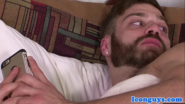 显示 Bearded hunks cocksucking and cumdropping 驱动器 视频