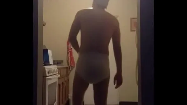 Toon Diaper b. walking in diapers at home - gigant boy Drive-video's