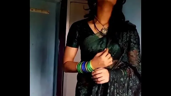 Crossdresser in green saree ड्राइव वीडियो दिखाएँ