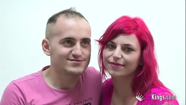 Tunjukkan Romanian couple gets it on for the cameras at FAKings Video drive