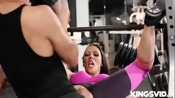 Näytä Rachel Starr In Gym And Pussy Juice ajovideota