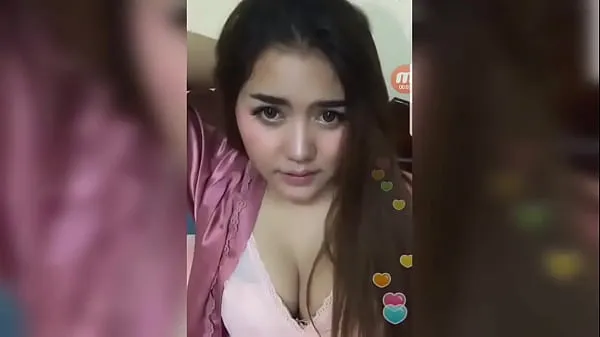 asian girl clevage captured in video chat 드라이브 동영상 표시