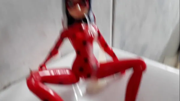 Zobraziť videá zo služby Ladybug figure cumshot