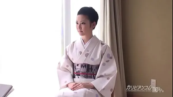 Näytä The hospitality of the young proprietress-You came to Japan for Nani-Yui Watanabe ajovideota