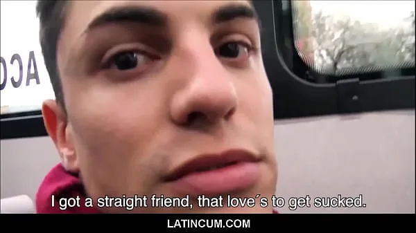 Afficher Gay amateur Latino Guy versés à suce et baise un mec droit par le cinéaste POV vidéos Drive