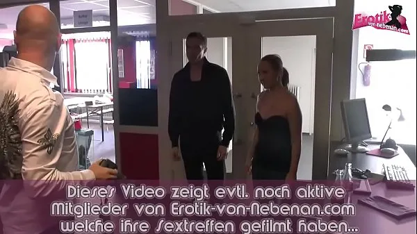 Näytä German no condom casting with amateur milf ajovideota