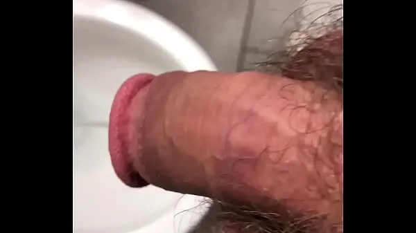 Visa Young hairy OsoFroze Peeing in Friend’s toilet drive-videor