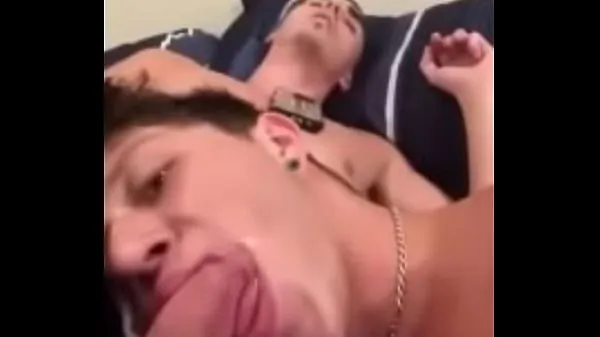 Zobraziť videá zo služby Paying blowjob to the