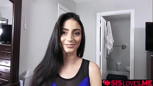 Jasmine Vega asked for stepbros help but she need to be naked Drive-videók megjelenítése