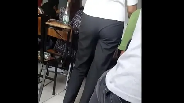 Spying on the ass of my school teacherDrive Videolarını göster