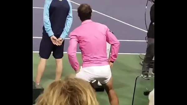 عرض Rafael Nadal Sexy Shorts مقاطع فيديو القيادة