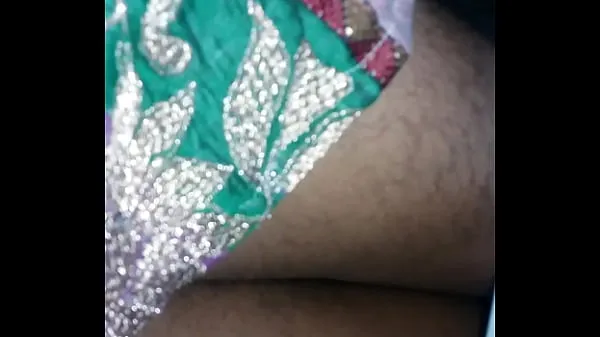 Hiển thị Tamil Village Wife Lakshimi video trên Drive