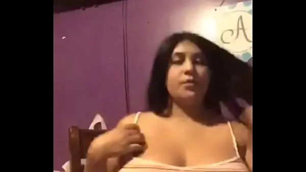 Mexican flashes huge tits ड्राइव वीडियो दिखाएँ