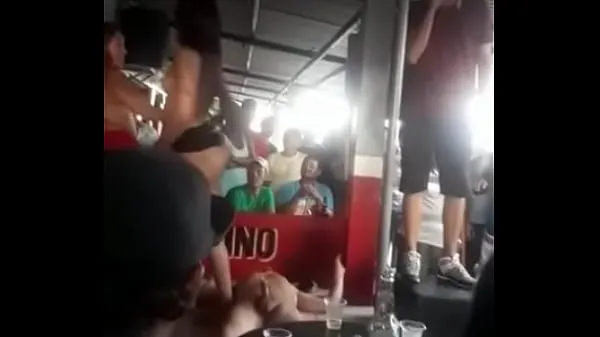 Hiển thị Teniendo sexo sin condon con una puta en publico video trên Drive