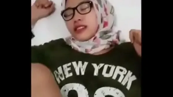 Tunjukkan Malay Tudung Fuck & Facial Video drive