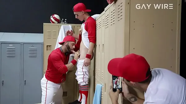 Mostra GAYWIRE - Il giovane giocatore di baseball ottiene un po 'di amore anale duro dall'allenatorevideo di guida