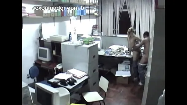 Zobrazit videa z disku Naughty blonde has sex with another employee inside accounting office