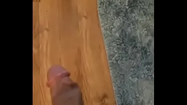 Zobraziť videá zo služby Jacking my dick while my step aunt in the shower