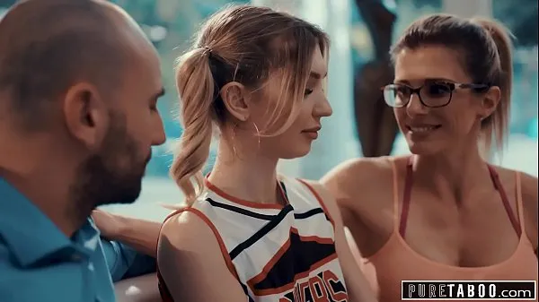 Mostra PURE TABOO Cheerleader c. a fare sesso con Coach e suo maritovideo di guida