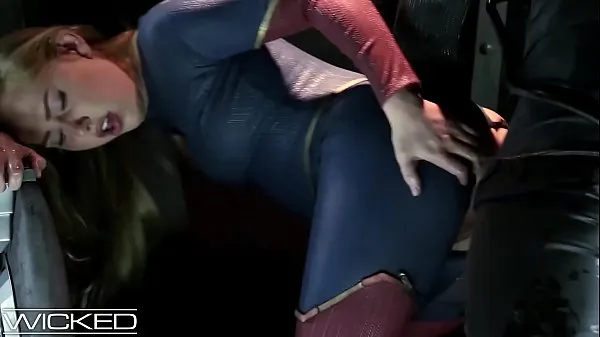 Show WickedParodies - Supergirl Seduces Braniac Into Anal Sex drive Videos