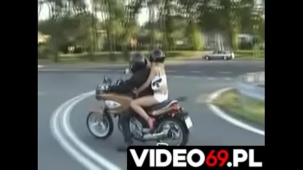 แสดง Polish porn - Teen goes on two wheels วิดีโอขับเคลื่อน