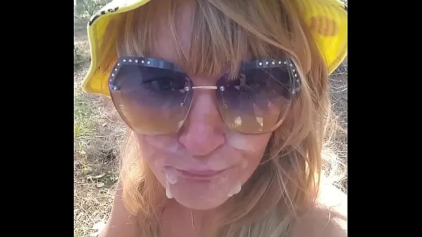 Mostrar Kinky Selfie - Follada rápida en el bosque. Mamadas, Lamiendo el culo, Estilo perrito, Semen en la cara. Sexo al aire libre vídeos de conducción