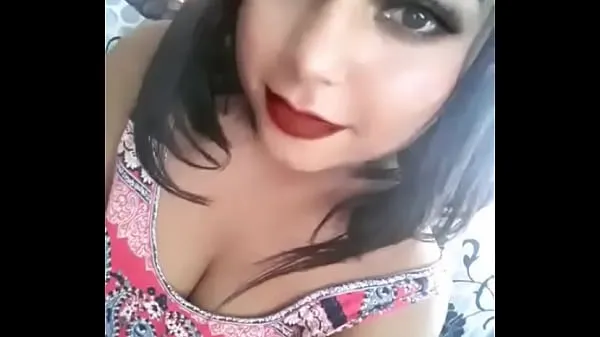 عرض enseñando mis pechos a mi amigo mientras mi novio no esta مقاطع فيديو القيادة