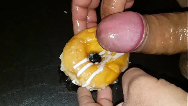 Playing with my glazed Donut and unloading my favorite Cum frosting ड्राइव वीडियो दिखाएँ