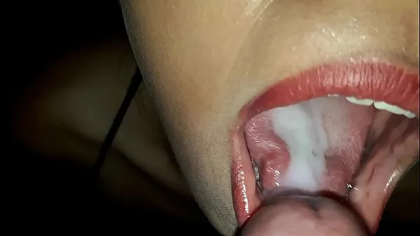 Zobraziť videá zo služby Cock sucking with a great discharge of semen in susy's mouth