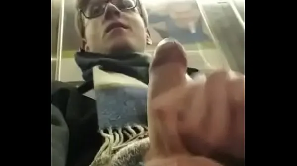 Pokaż filmy z A boy cum on train jazdy