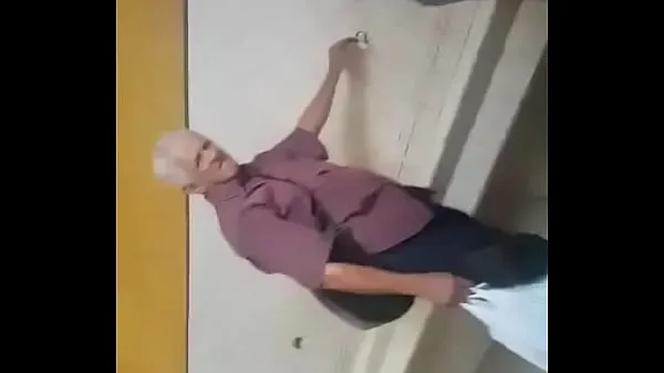 عرض Urinal grandpa hot مقاطع فيديو القيادة