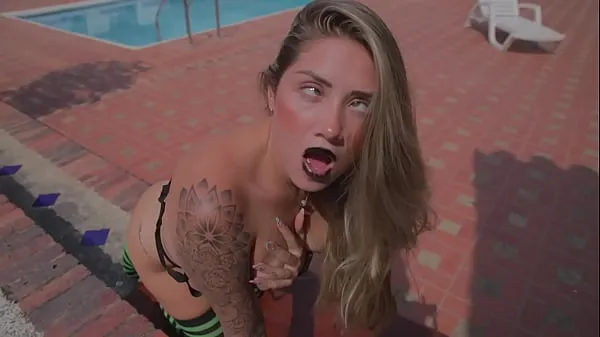 Mostrar Sara Blonde faz Ahegao e dá instruções para a masturbação vídeos do Drive