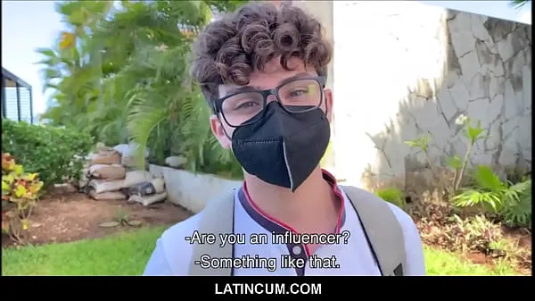 Mostra Il giovane ragazzo latino Joe Dave viene scopato da sconosciuti POVvideo di guida