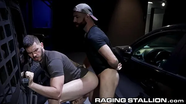 Afficher RagingStallion - La baise en plein air est toujours une telle ruée vidéos Drive