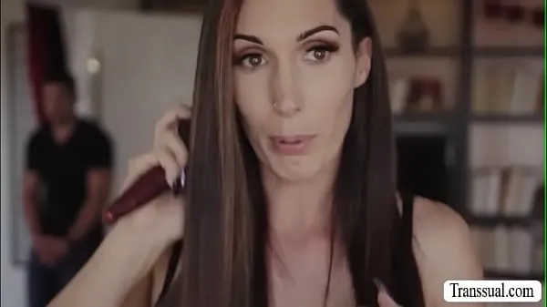 Zobrazit videa z disku Stepson bangs the ass of her trans stepmom
