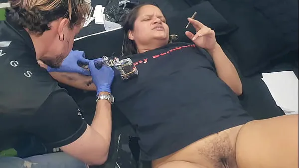 Show My wife offers to Tattoo Pervert her pussy in exchange for the tattoo. German Tattoo Artist - Gatopg2019 drive Videos