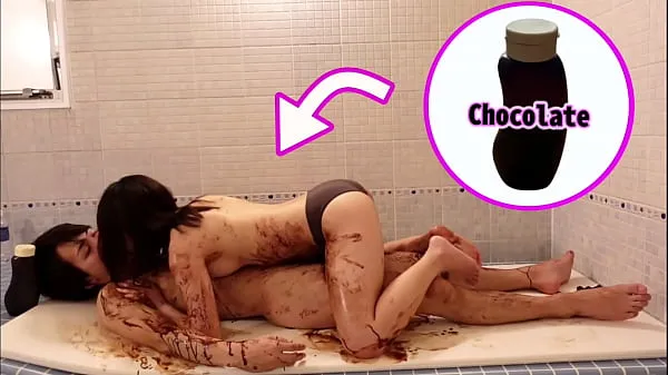 Chocolate slick sex in the bathroom on valentine's day - Japanese young couple's real orgasm Drive-videók megjelenítése