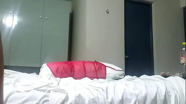 Crossdresser humping pillow in bikini 드라이브 동영상 표시