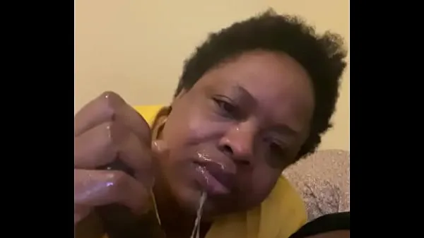 Mature ebony bbw gets throat fucked by Gansgta BBC Drive-videók megjelenítése
