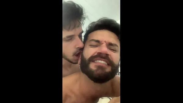 Mostra Il mio amico twink è venuto a scoparmi pt1video di guida