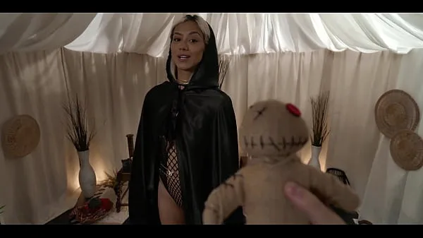 显示 Squirting Whore Gives Full Control To Creepy Man With Voodoo Doll 驱动器 视频